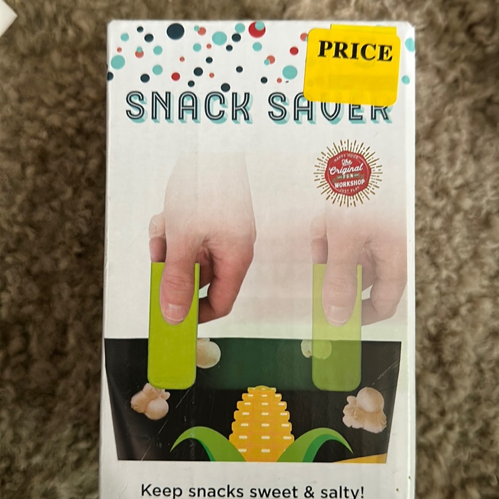 NWT snack saver for humans or pets plastic that’s bpa free washable